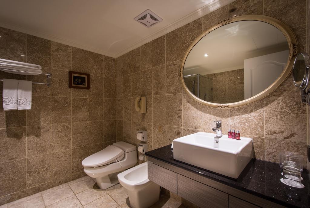 Lees Boutique Hotel Kaohsiung Luaran gambar