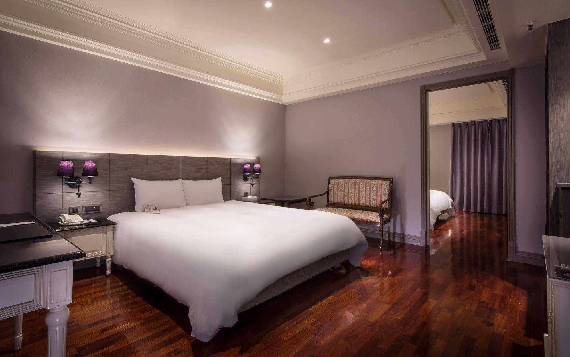 Lees Boutique Hotel Kaohsiung Luaran gambar