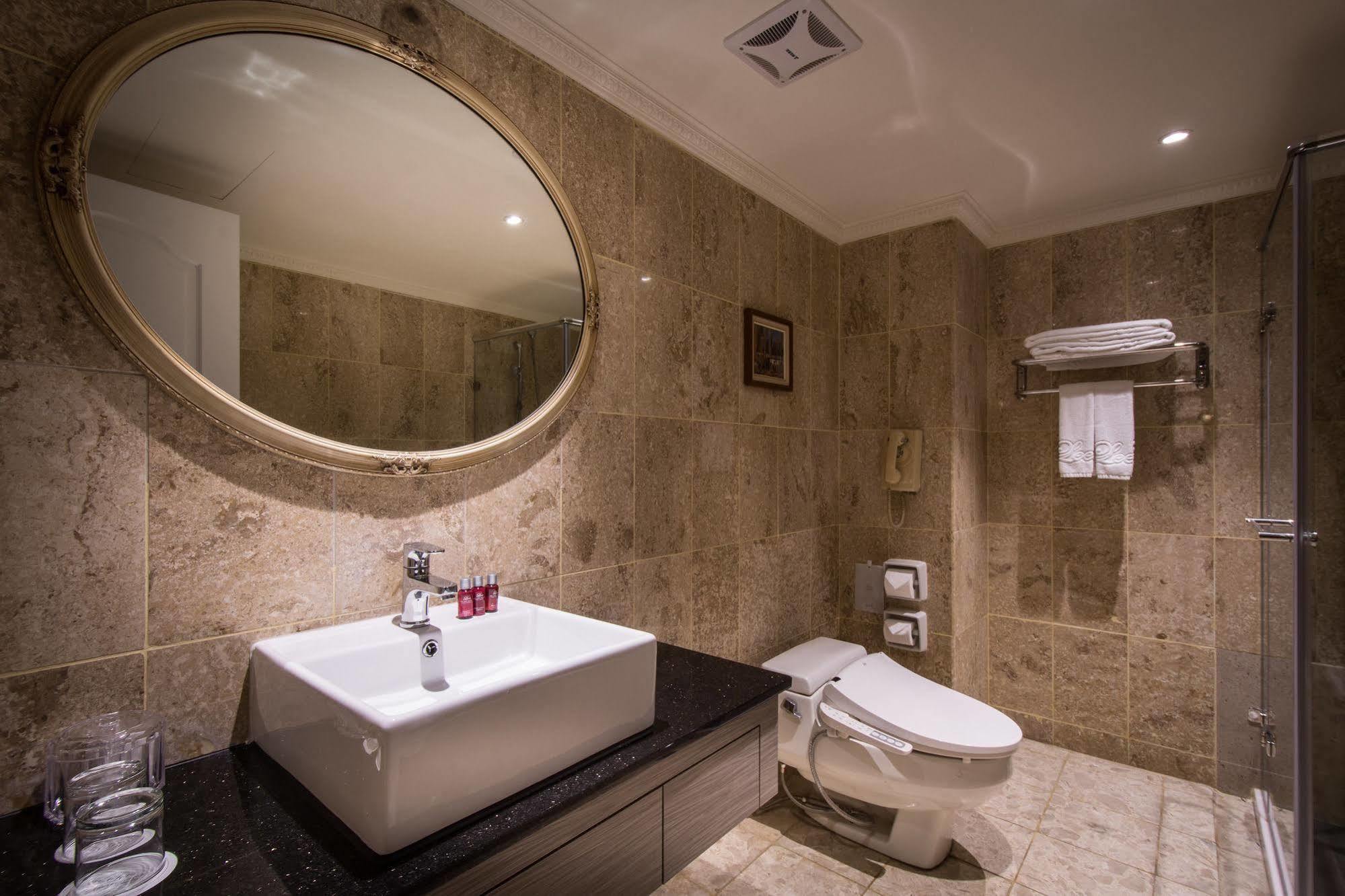 Lees Boutique Hotel Kaohsiung Luaran gambar