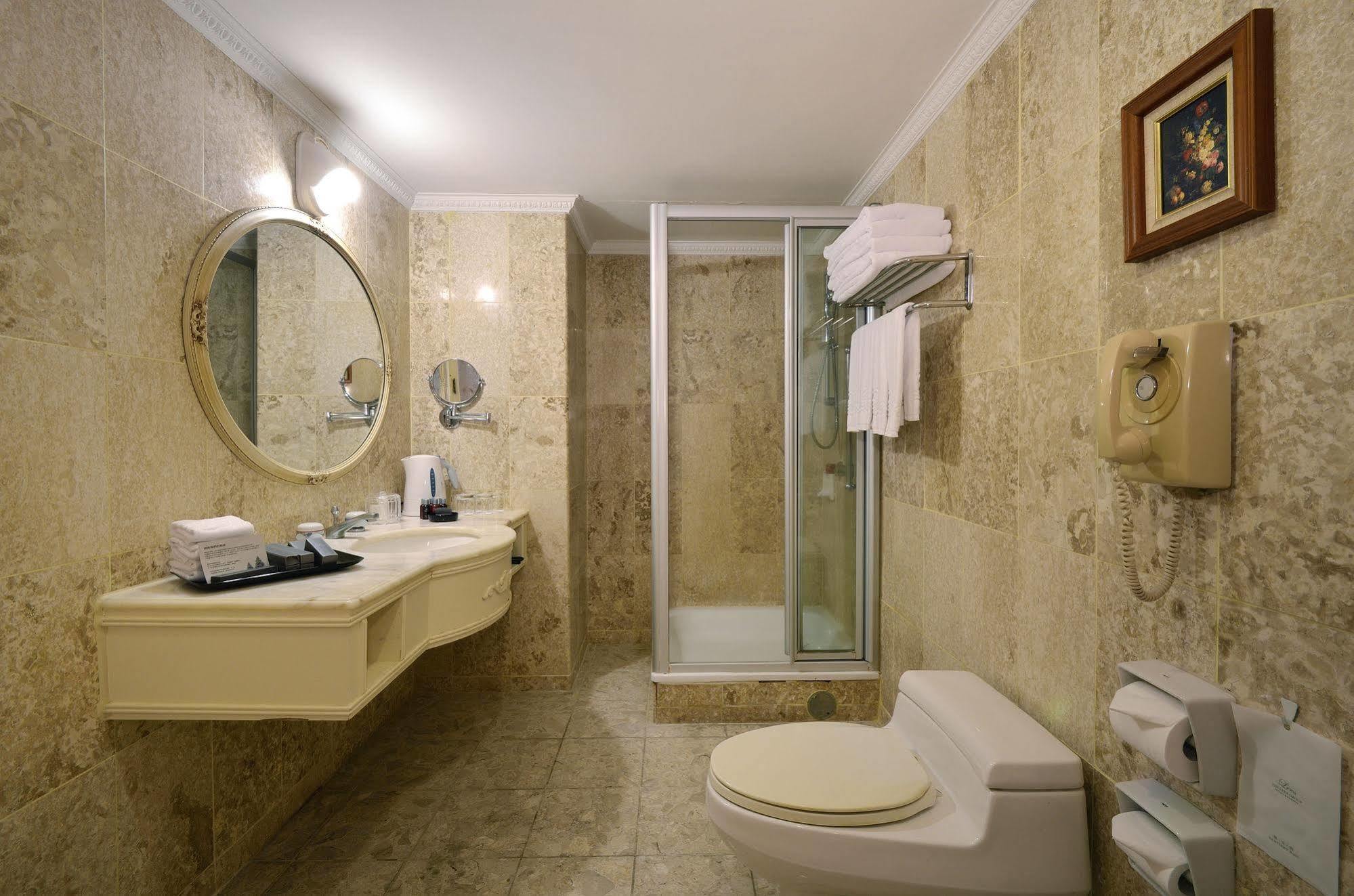 Lees Boutique Hotel Kaohsiung Luaran gambar