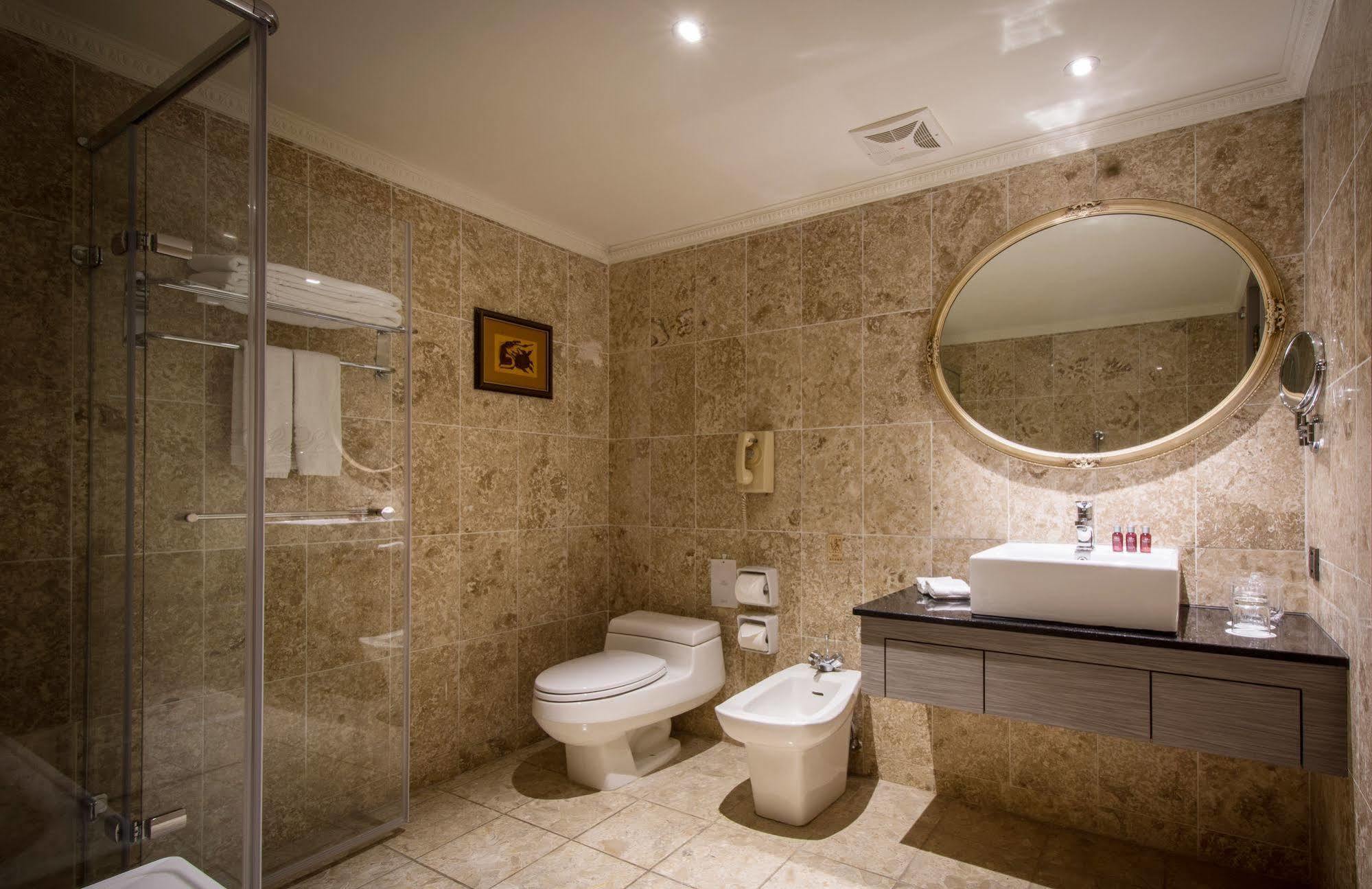 Lees Boutique Hotel Kaohsiung Luaran gambar